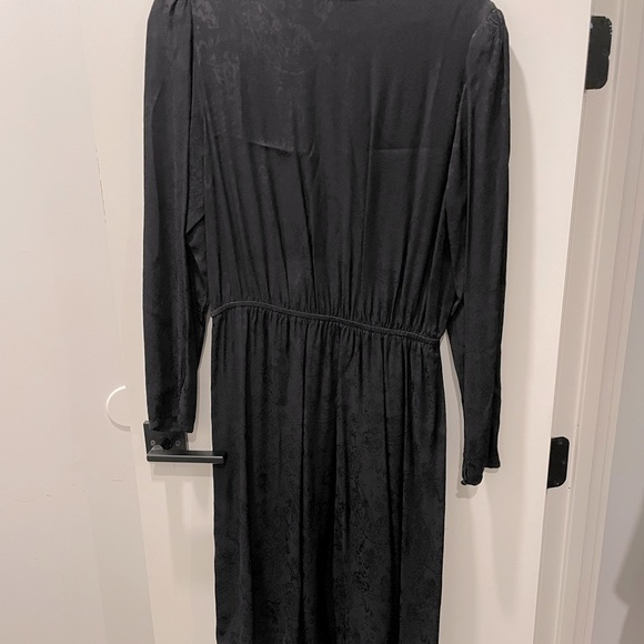 Never worn express black dress - Picture 4 of 4